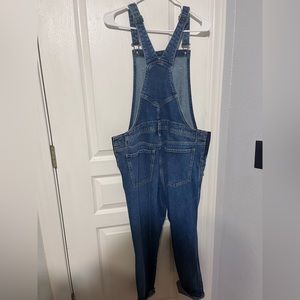 Old navy maternity overall, size 8